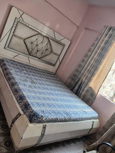 bed and metress