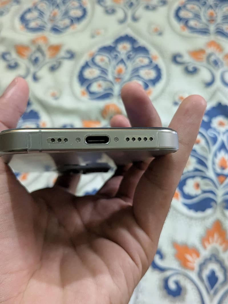 Apple iPhone 15 Pro 1
