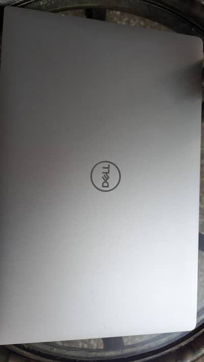 Dell precision 5540 | core i7 9th gen | 16gb RAM | Quadro T2000 4 gb