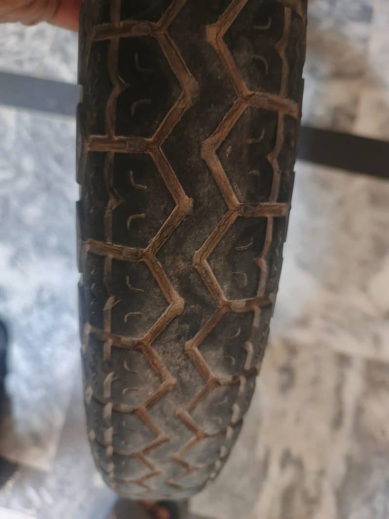 125 back tyre 1