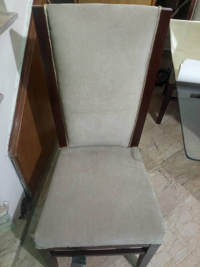Dining table 10