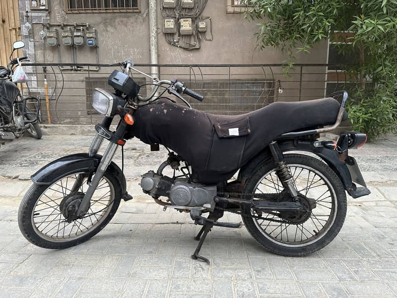 Unique 70 (2011) 8