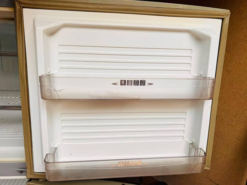 Dawlance Monogram series 8