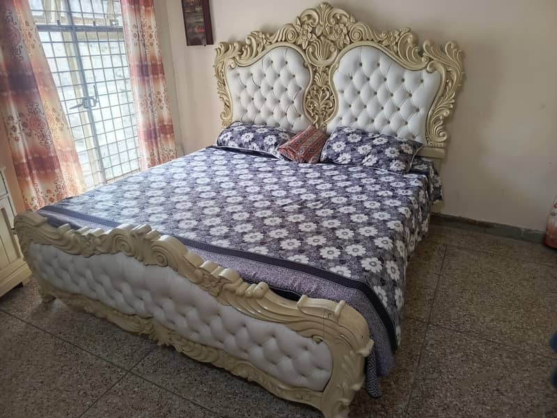 king Size Bed Complete set 0