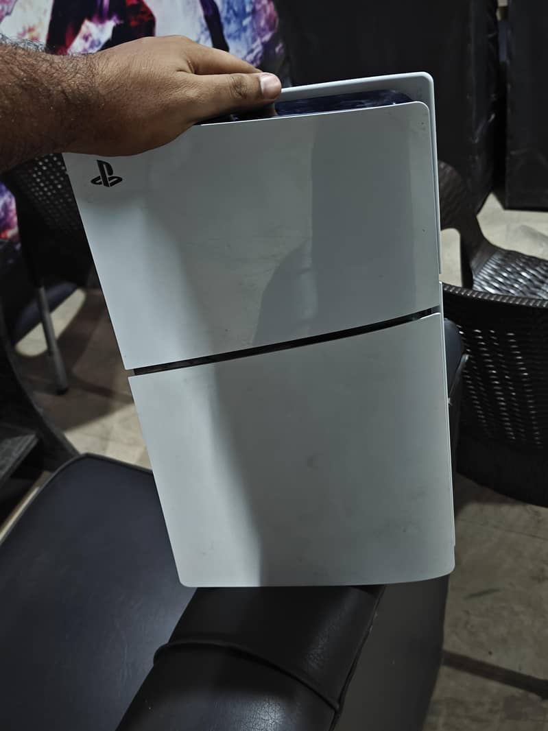 PS5 SLIM SEALED CONSOLE 4