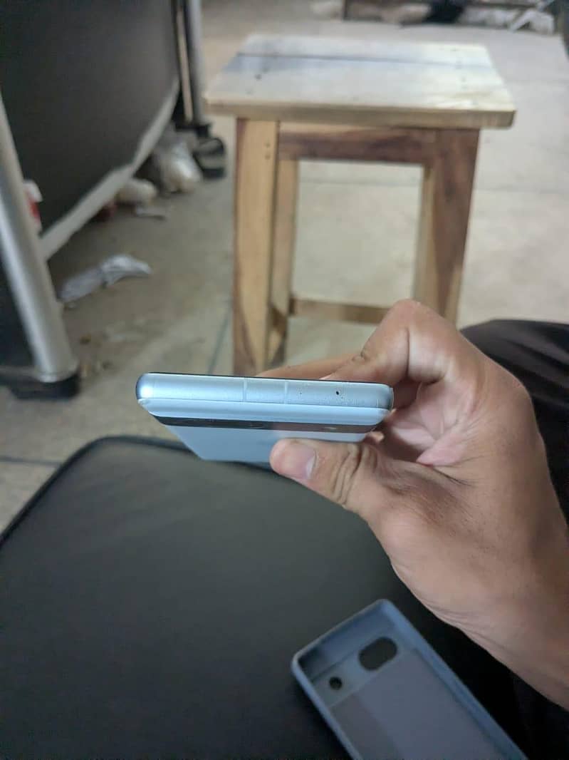 Google Pixel 7a 4