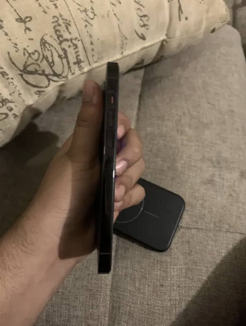 Apple iPhone 14 pro 2
