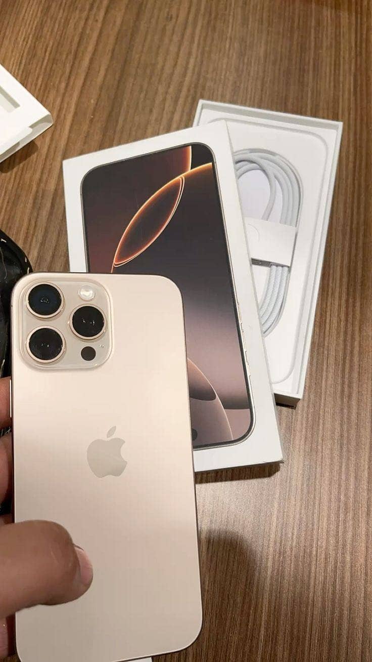 Apple iPhone 16 Pro Max 1