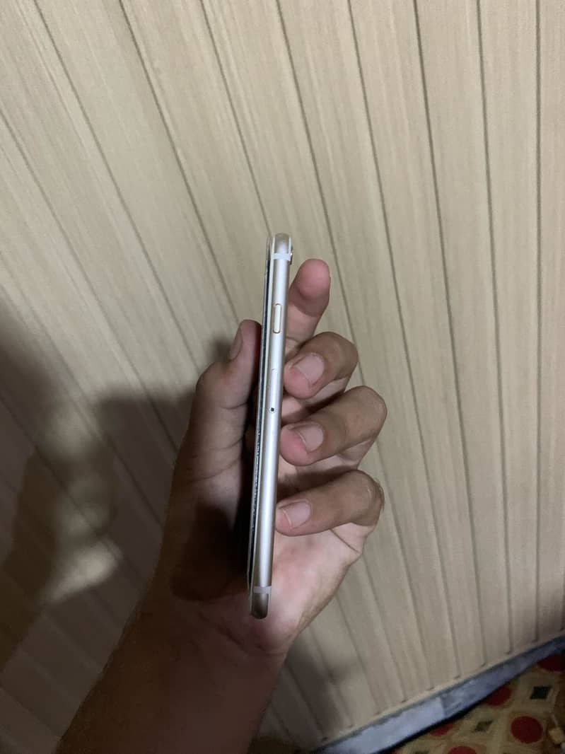 Apple iPhone 6S 1