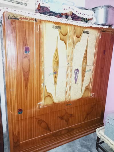almari single door bari wali bister rakhny Kay leye