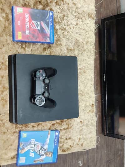 PLAYSTATION 4 SLIM WITH FIFA 19 and DRIVE CLUB