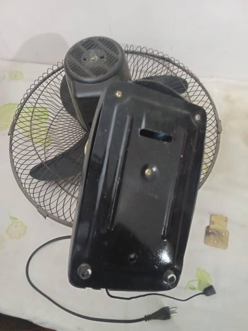 Dawlance Bracket Fan 1