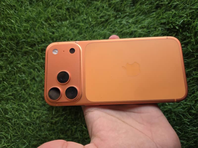 Apple iPhone 17 Pro Max 4