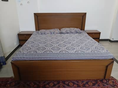 Bed with Mattress [8"xMolty) & 2xSide tables & Dressing table+SitStool