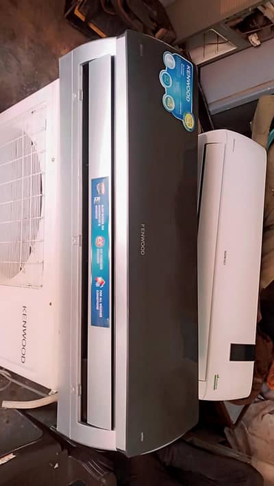 Kenwood ac ACHA condition mein hai all okay genuine vaperator ha
