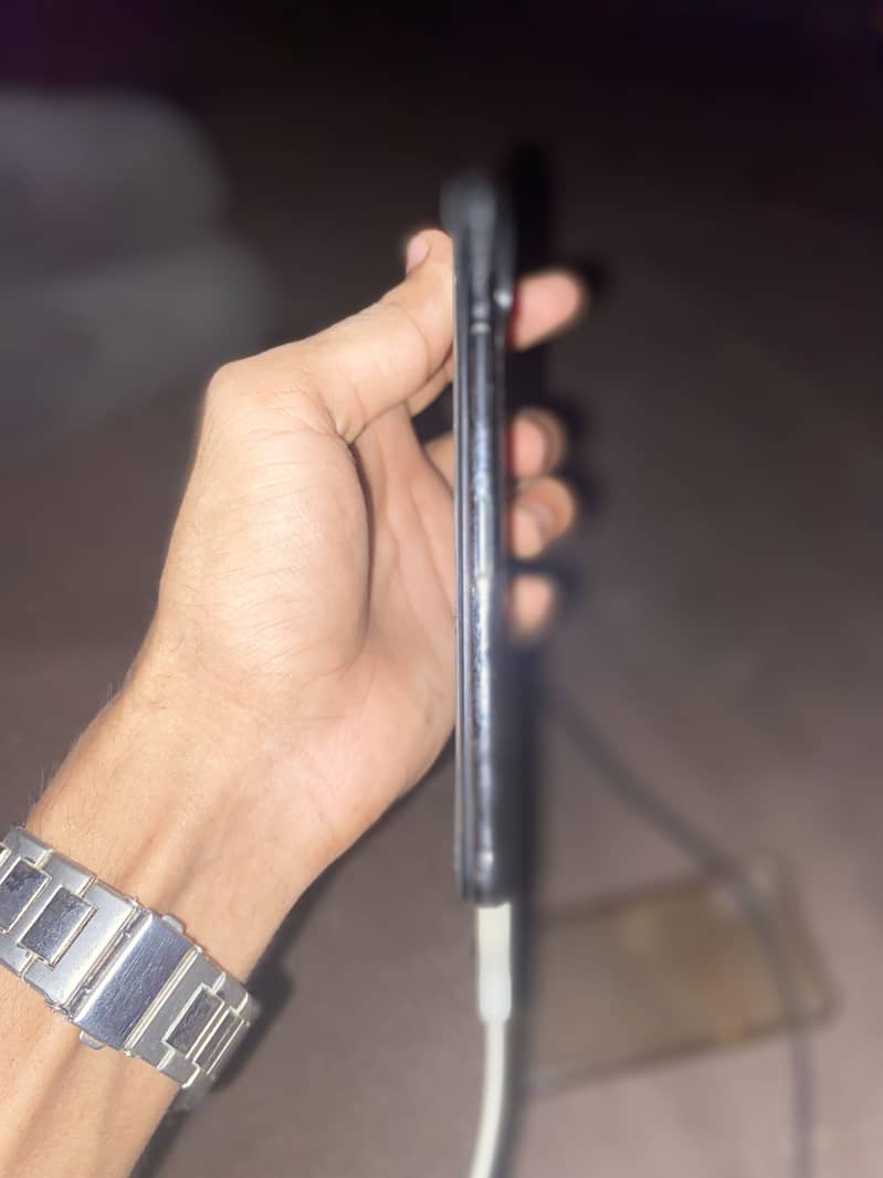 Apple iPhone X 4