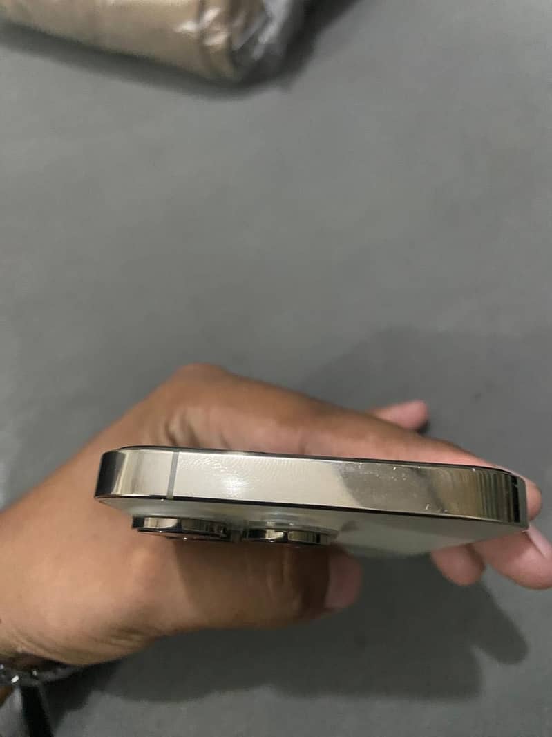 Apple iPhone 14 Pro 3
