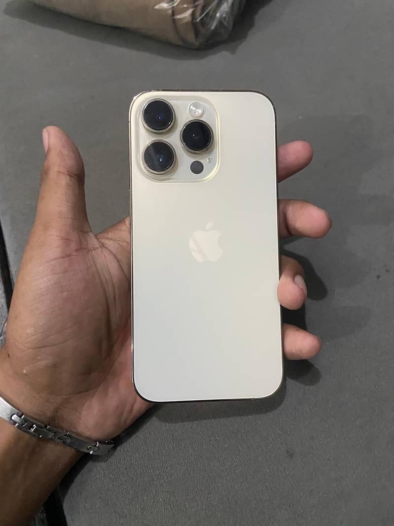 Apple iPhone 14 Pro 4