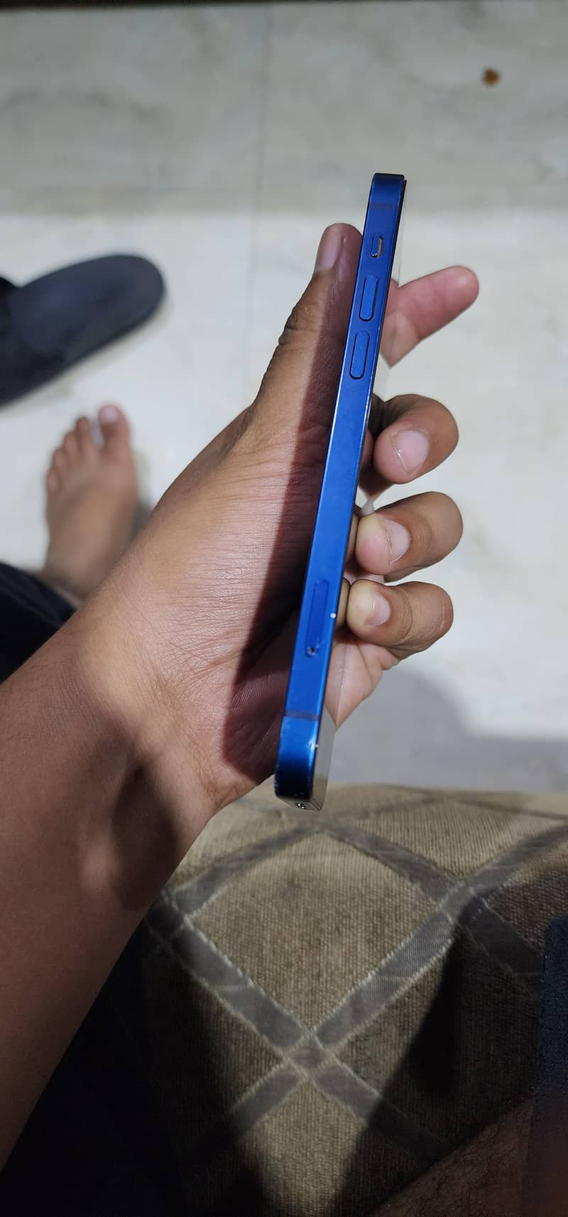 Apple iPhone 12 4