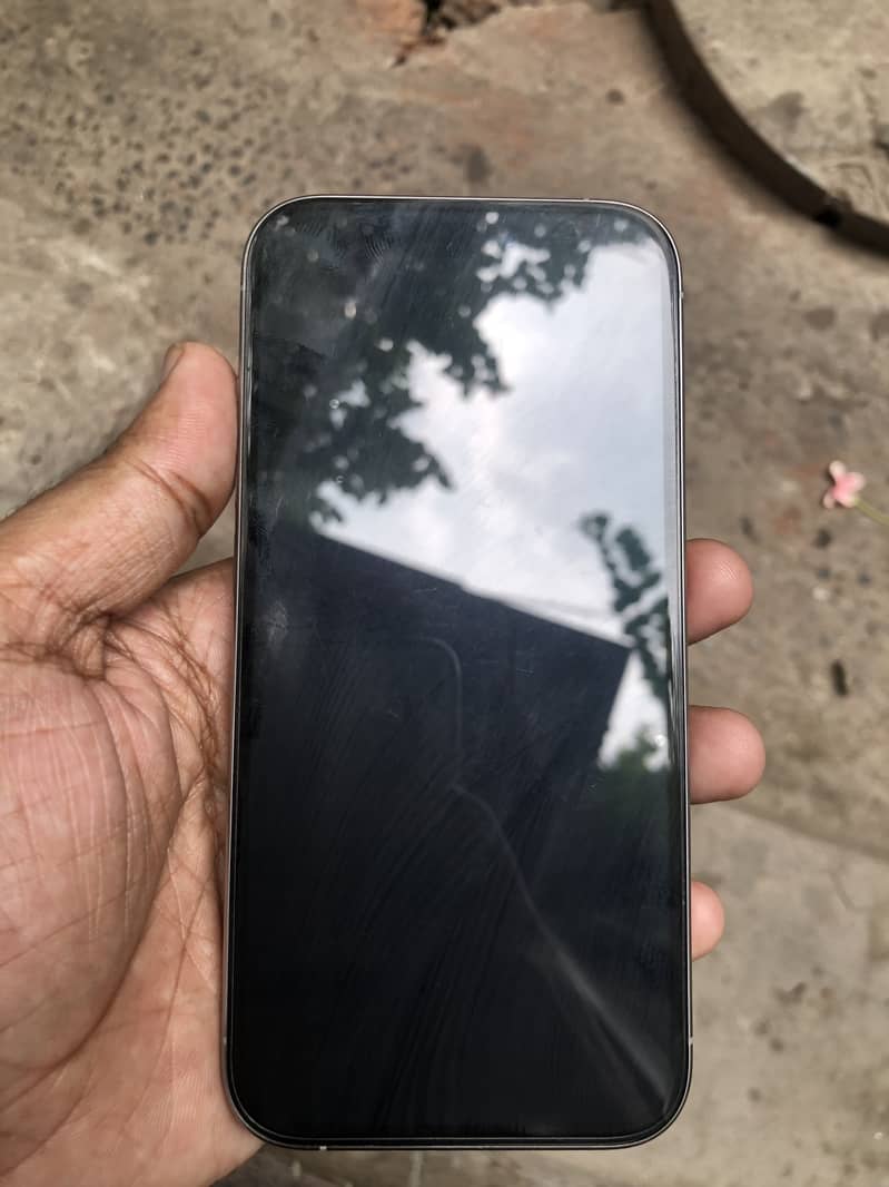 Apple iPhone 15 Pro 3