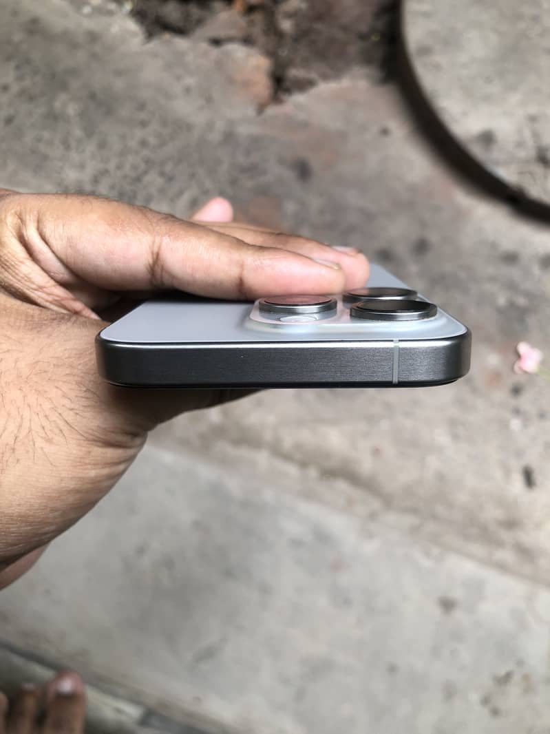 Apple iPhone 15 Pro 5