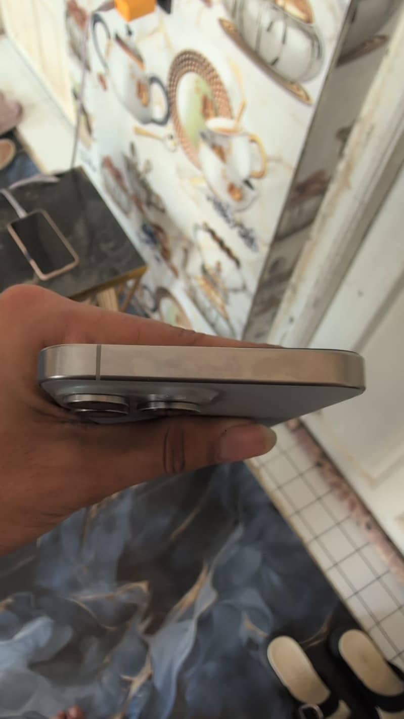 Apple iPhone 15 Pro Max 2