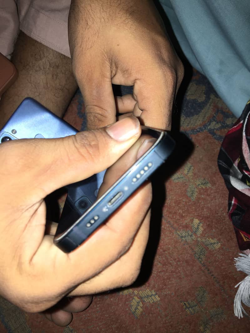 Apple iPhone 13 1