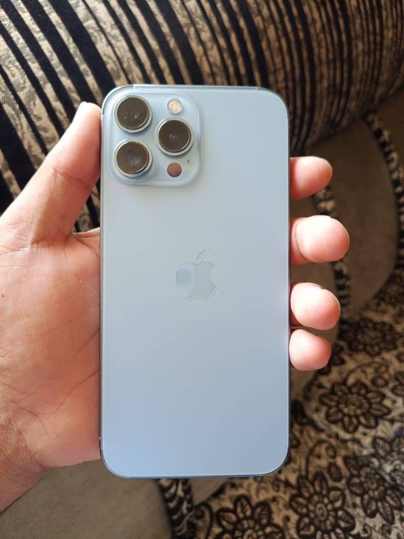 Apple iPhone 13 Pro Max 3