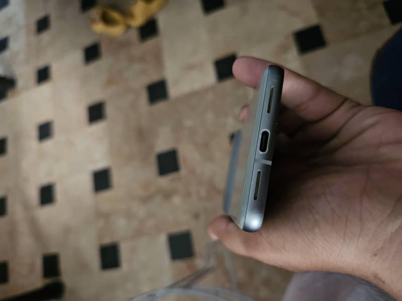 Google Pixel 8 5