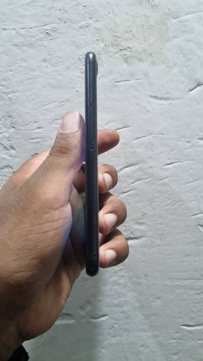 Apple iPhone SE