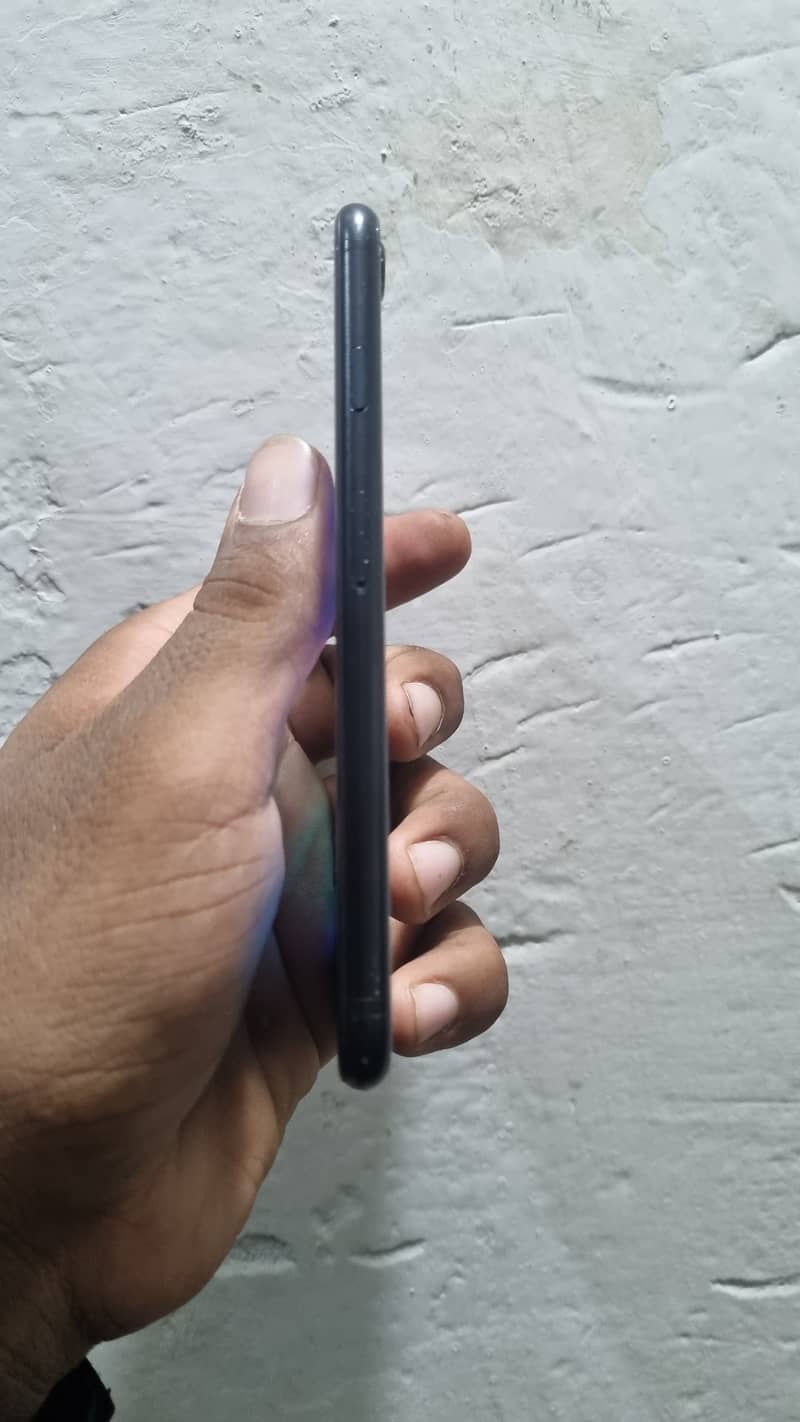Apple iPhone SE 0