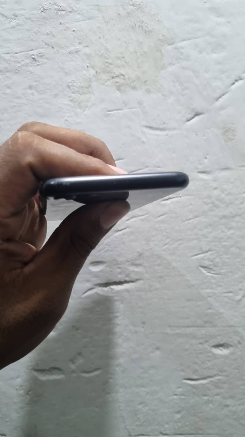 Apple iPhone SE 6