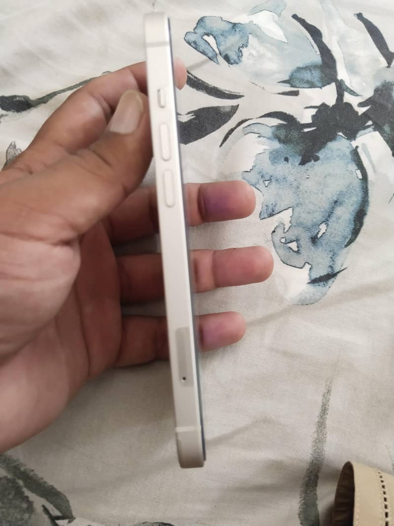 Apple iPhone 13 3