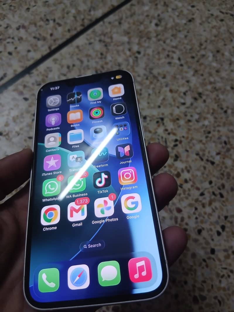 Apple iPhone 13 2