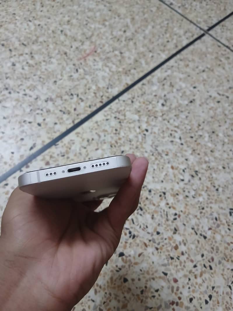 Apple iPhone 13 4