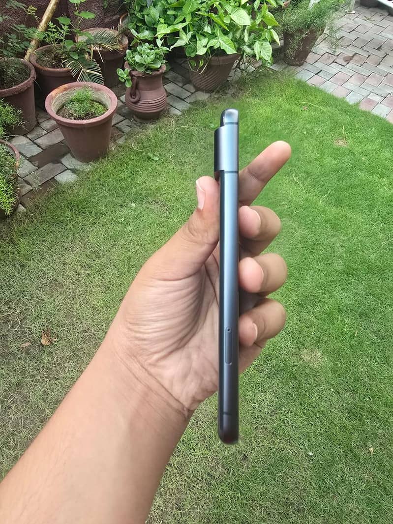 Google Pixel 8 4