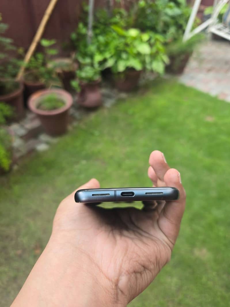 Google Pixel 8 5