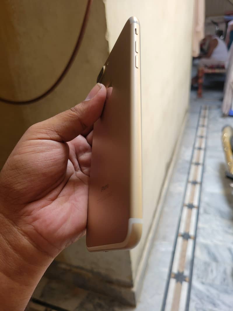 Apple iPhone 7 Plus 1
