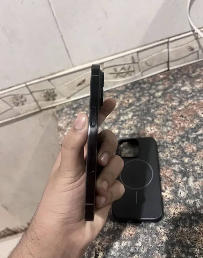 Apple iPhone 14 Pro 2