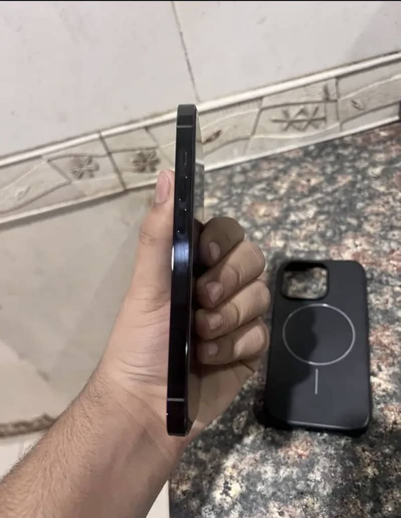 Apple iPhone 14 Pro 3