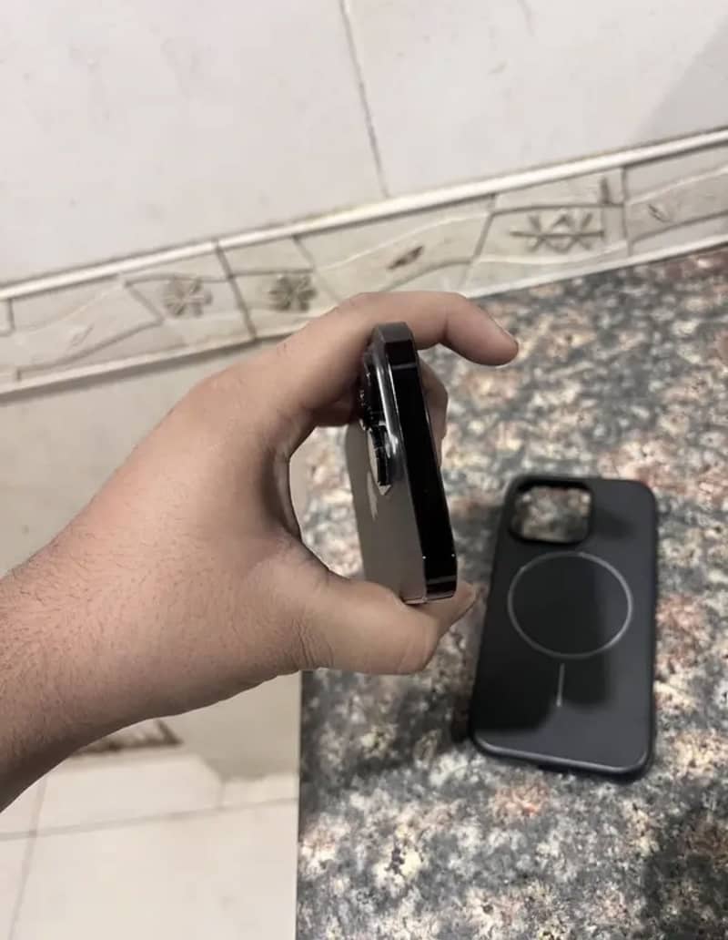 Apple iPhone 14 Pro 4