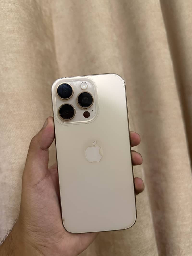 Apple iPhone 16 Pro 4
