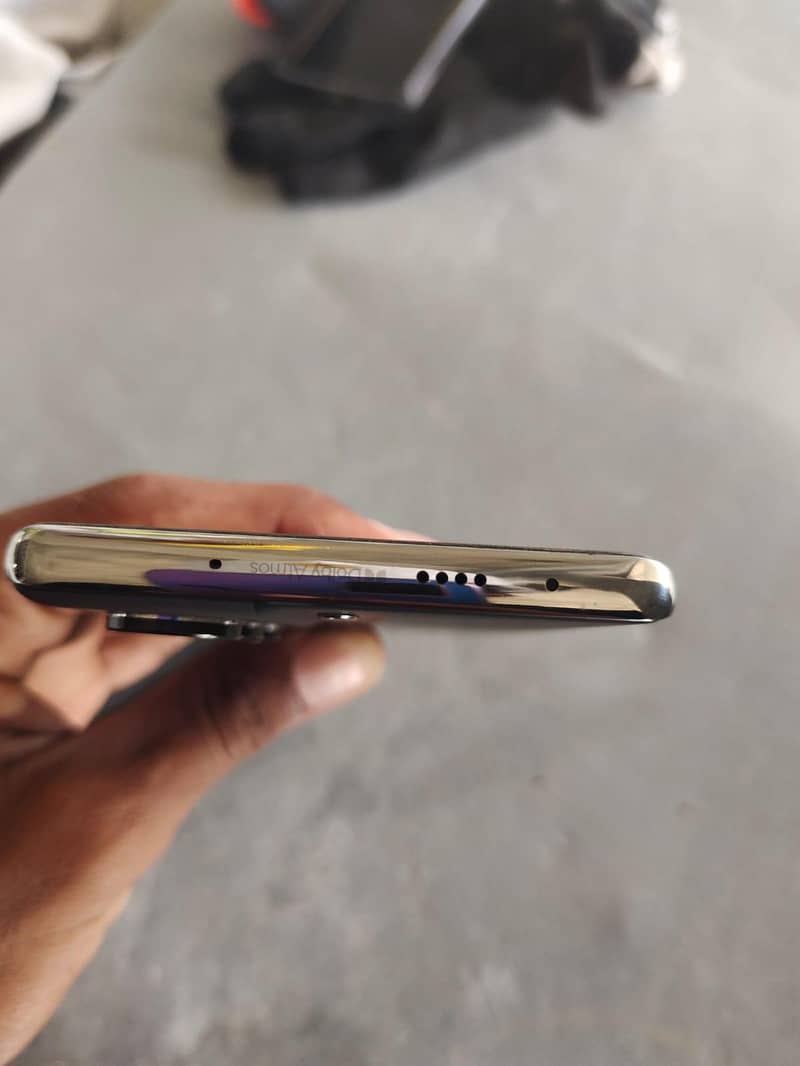 TECNO CAMON 40 PRO 3