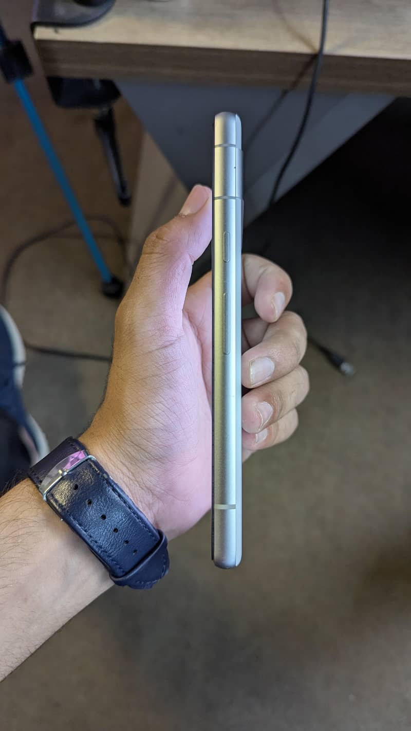 Google Pixel 7a 3