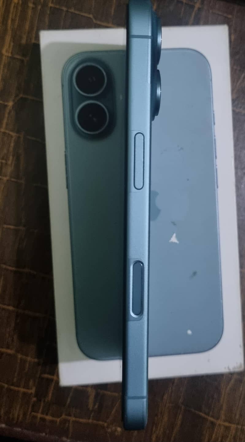 Apple iPhone 16 1