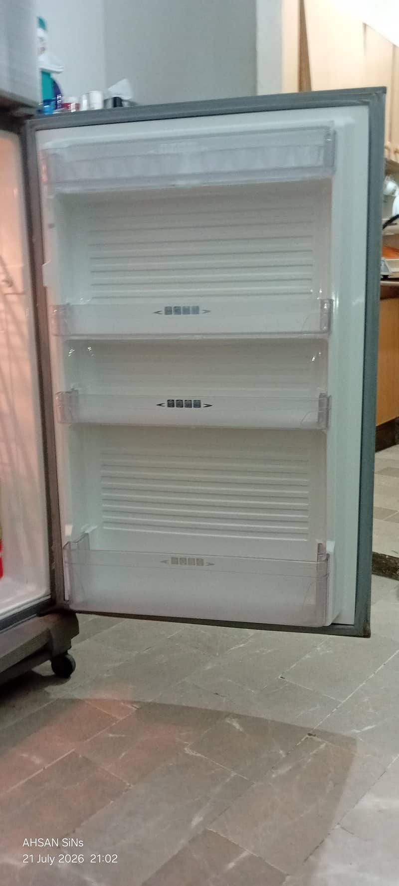 dawlance fridge 2