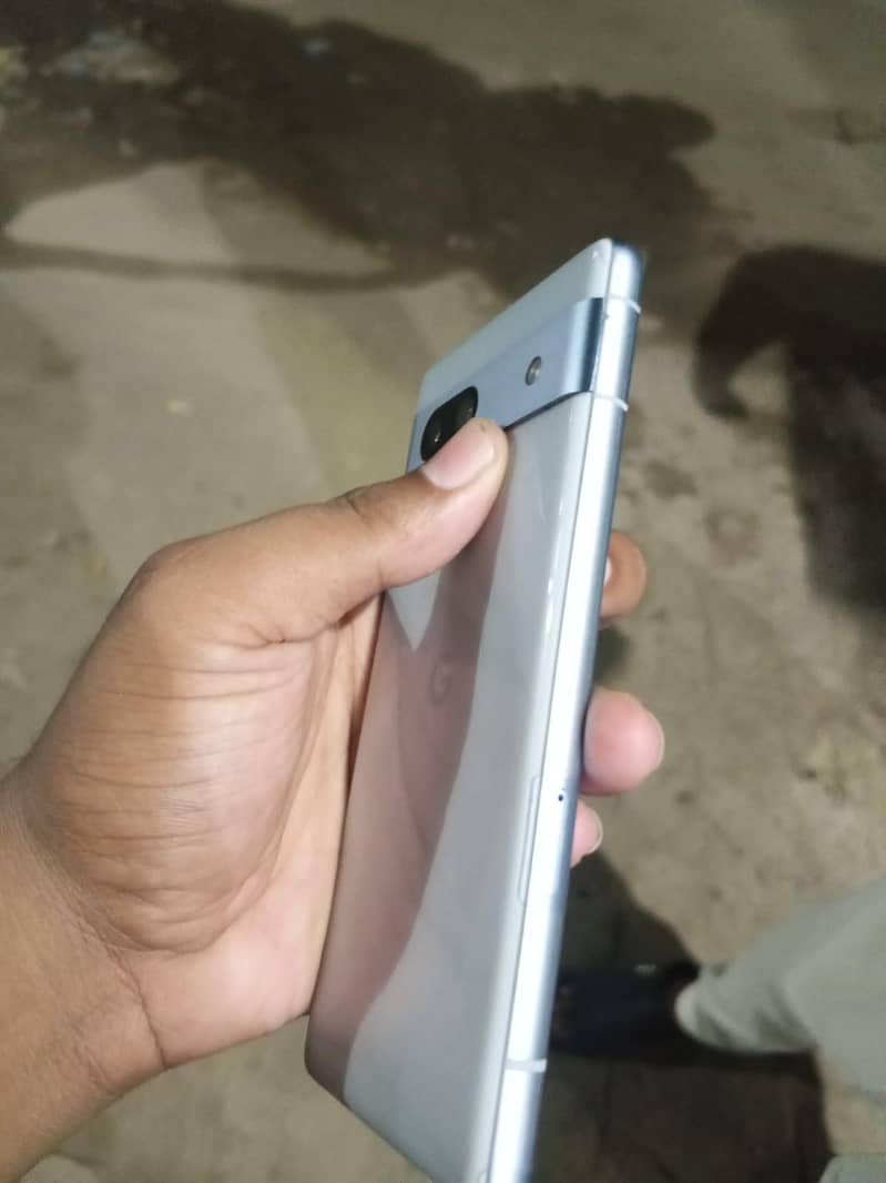 Google Pixel 7a 2