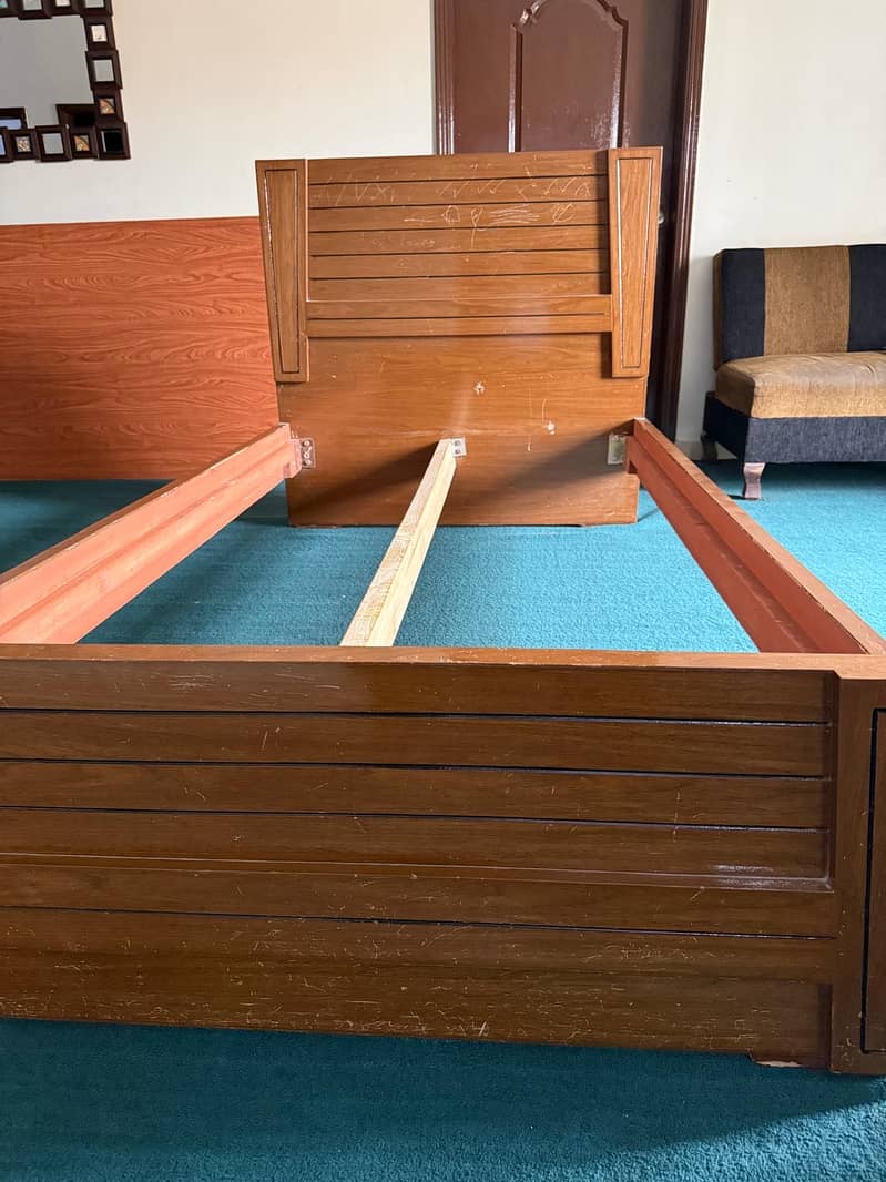 Solid wood Single bed set in good condition 3
