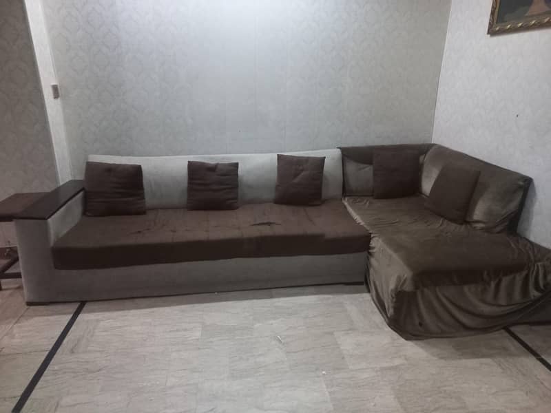 L shaped Sofa 0