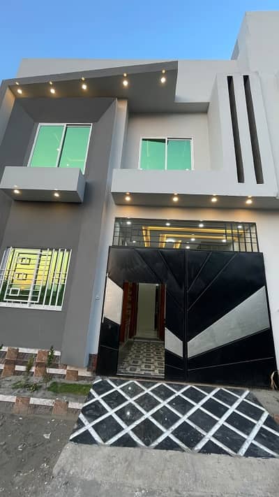 Perfect Prime Location 2.5 Marla House In Green Cottages For Sale